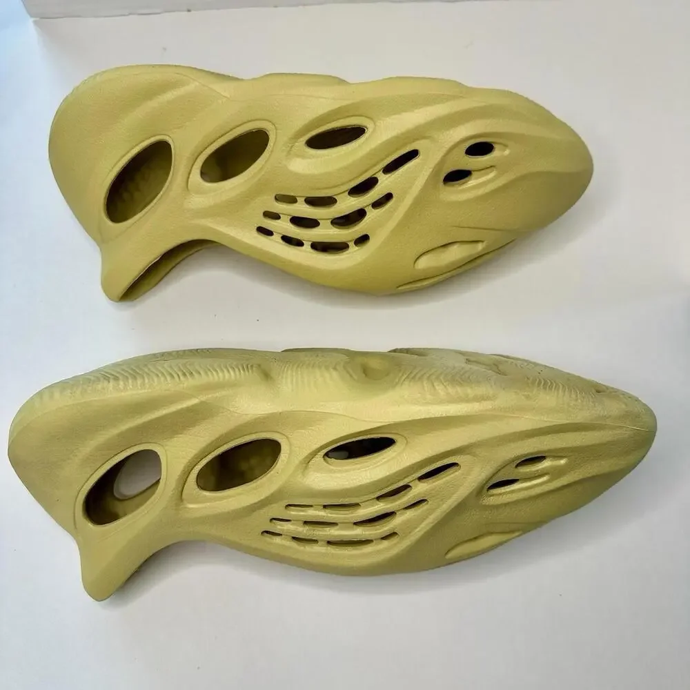 🥂SOLD🥂Adidas Yeezy Foam RNNR Runner in Sulfur, Size 8 - Picture 5 of 9